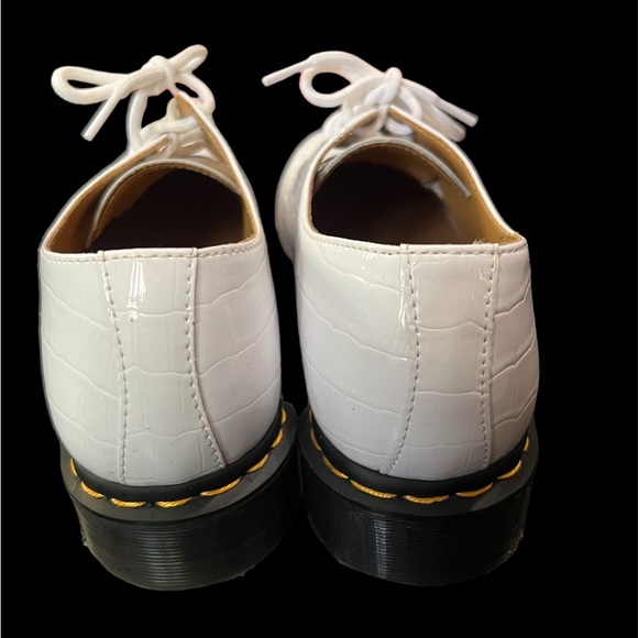EUC White Croc Doc Martens - Picture 3 of 6